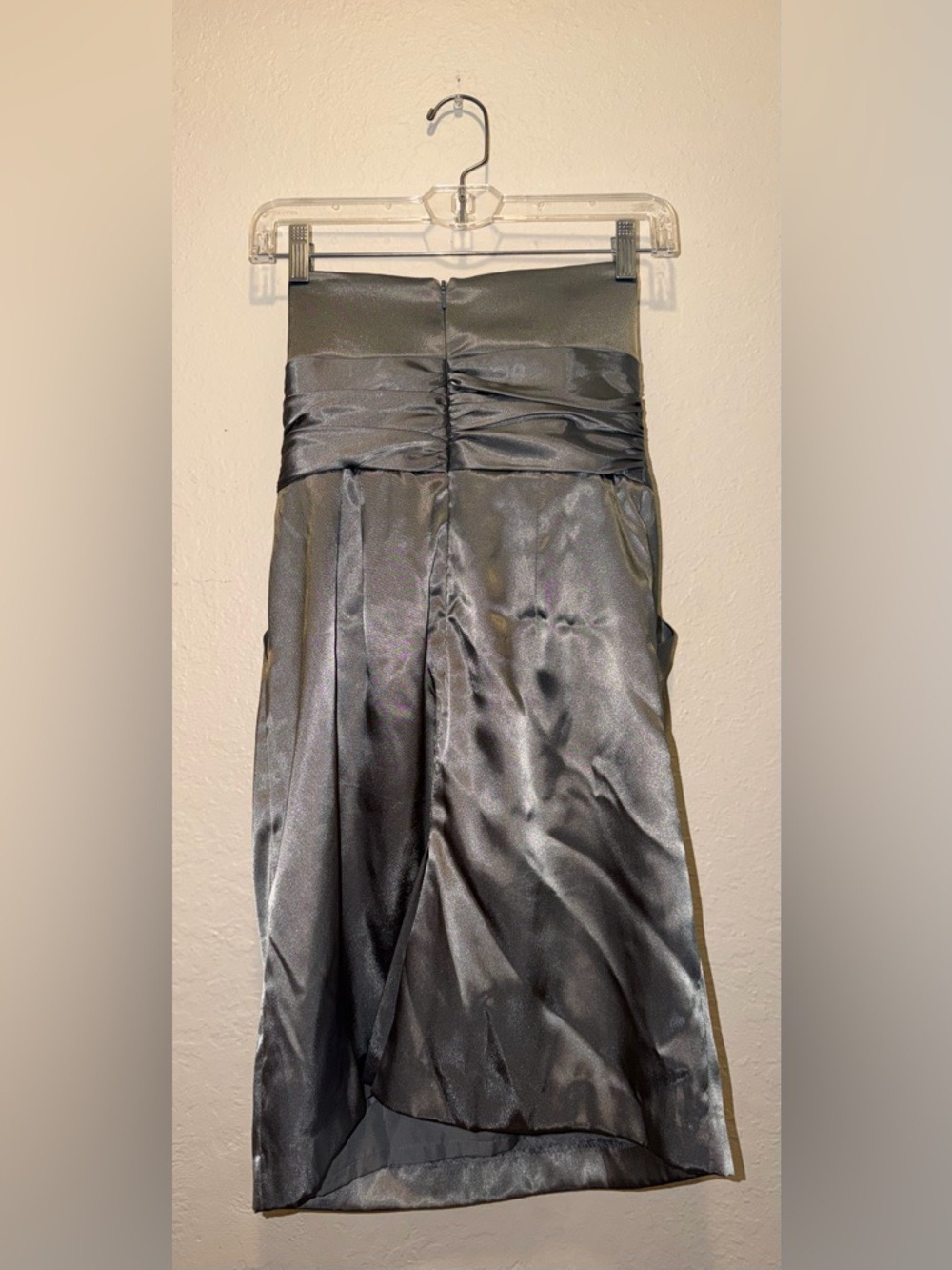 Formal Dress shiny silver satin with pockets - Picture 4 of 8